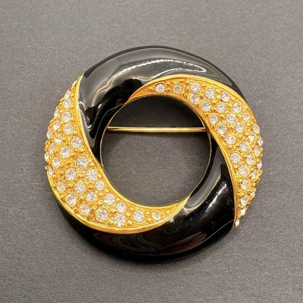 Vintage Napier Open Circle Twist Brooch Rhinestones Black‎ Enamel Gold Tone
